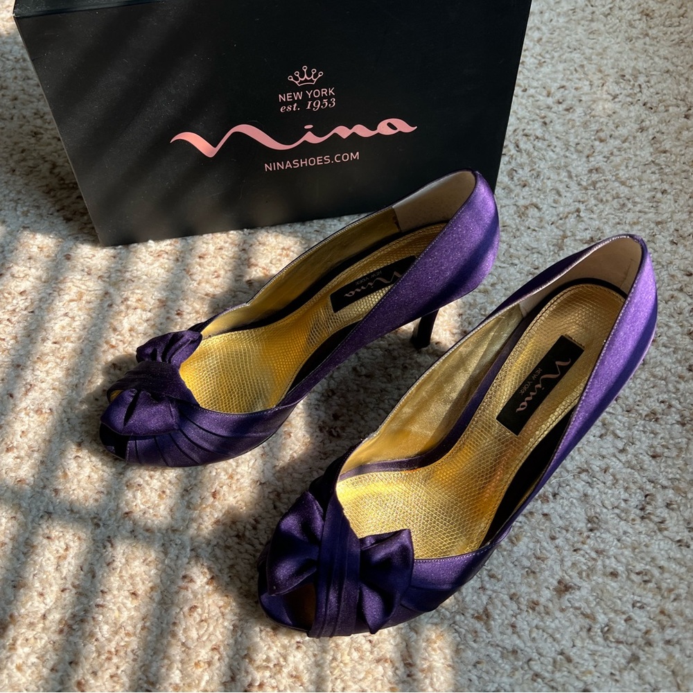 Nina Forbes Pump heels in Grape Luster Satin 8.5